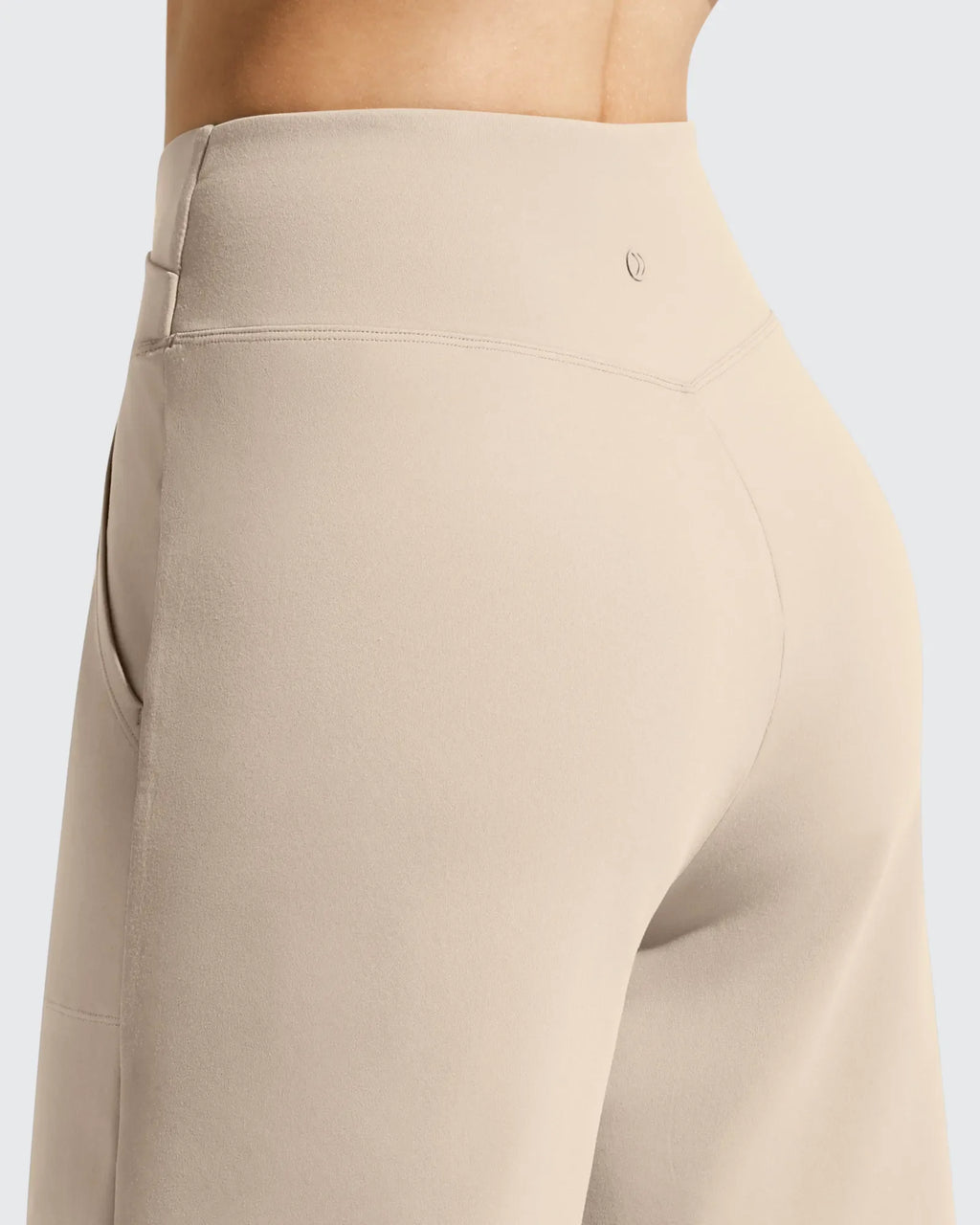 EverGoing Cross Waist Pockets Athletic Shorts 6''