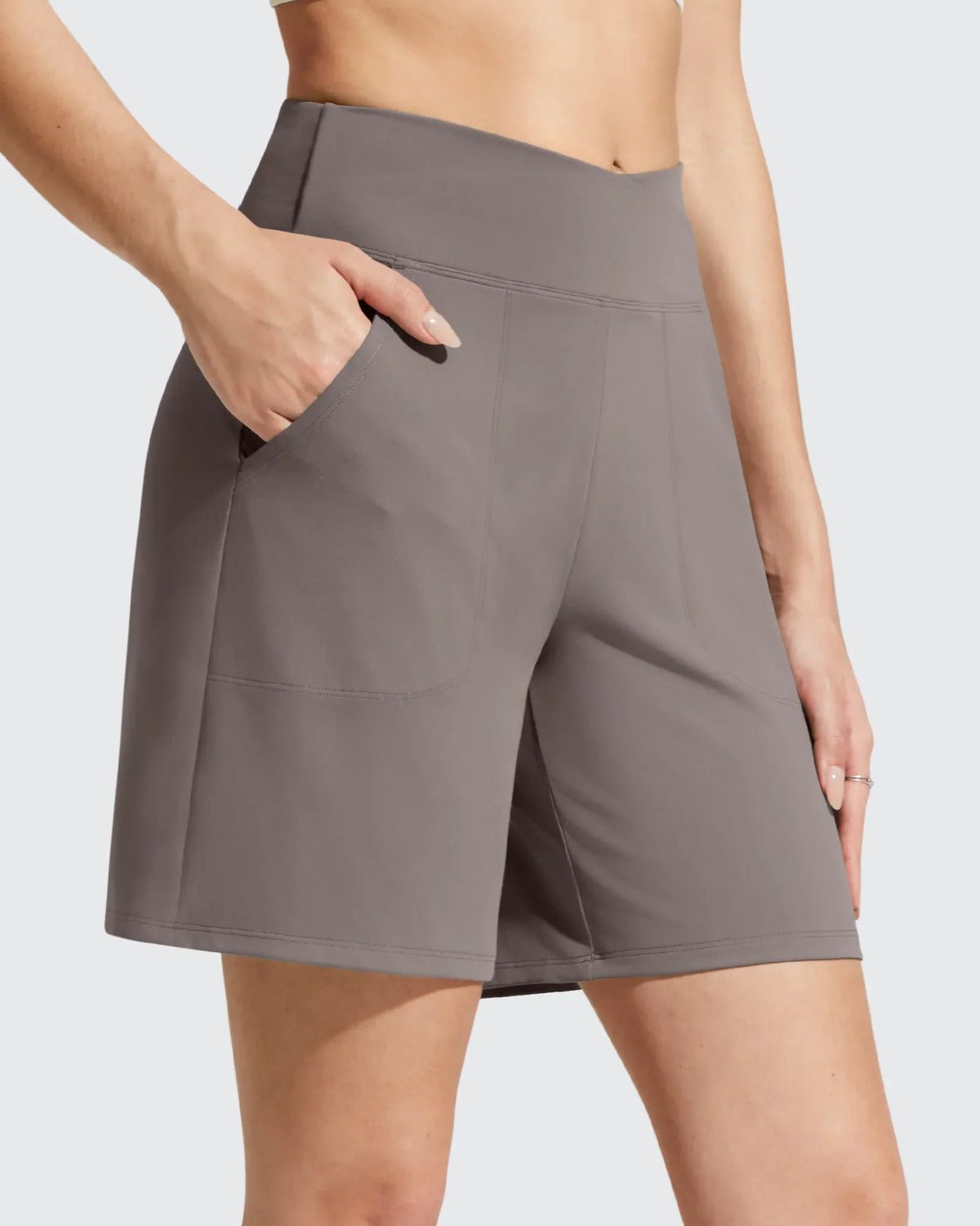 EverGoing Cross Waist Pockets Athletic Shorts 6''
