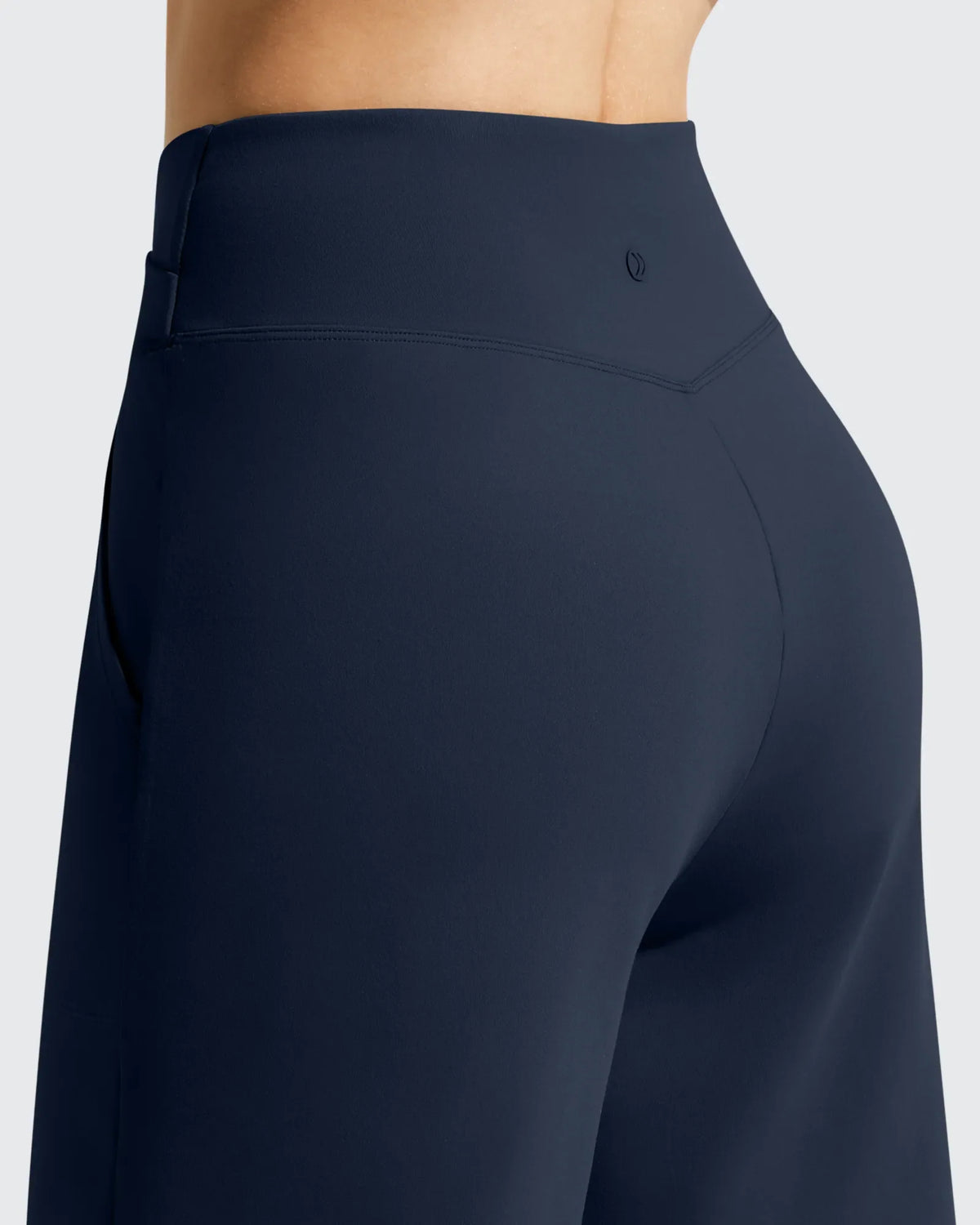 EverGoing Cross Waist Pockets Athletic Shorts 6''