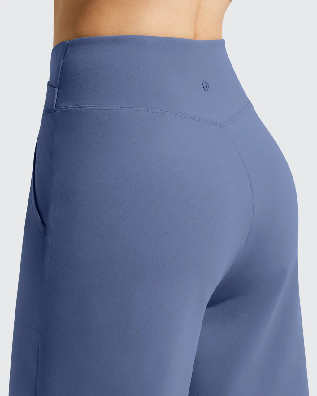 EverGoing Cross Waist Pockets Athletic Shorts 6''
