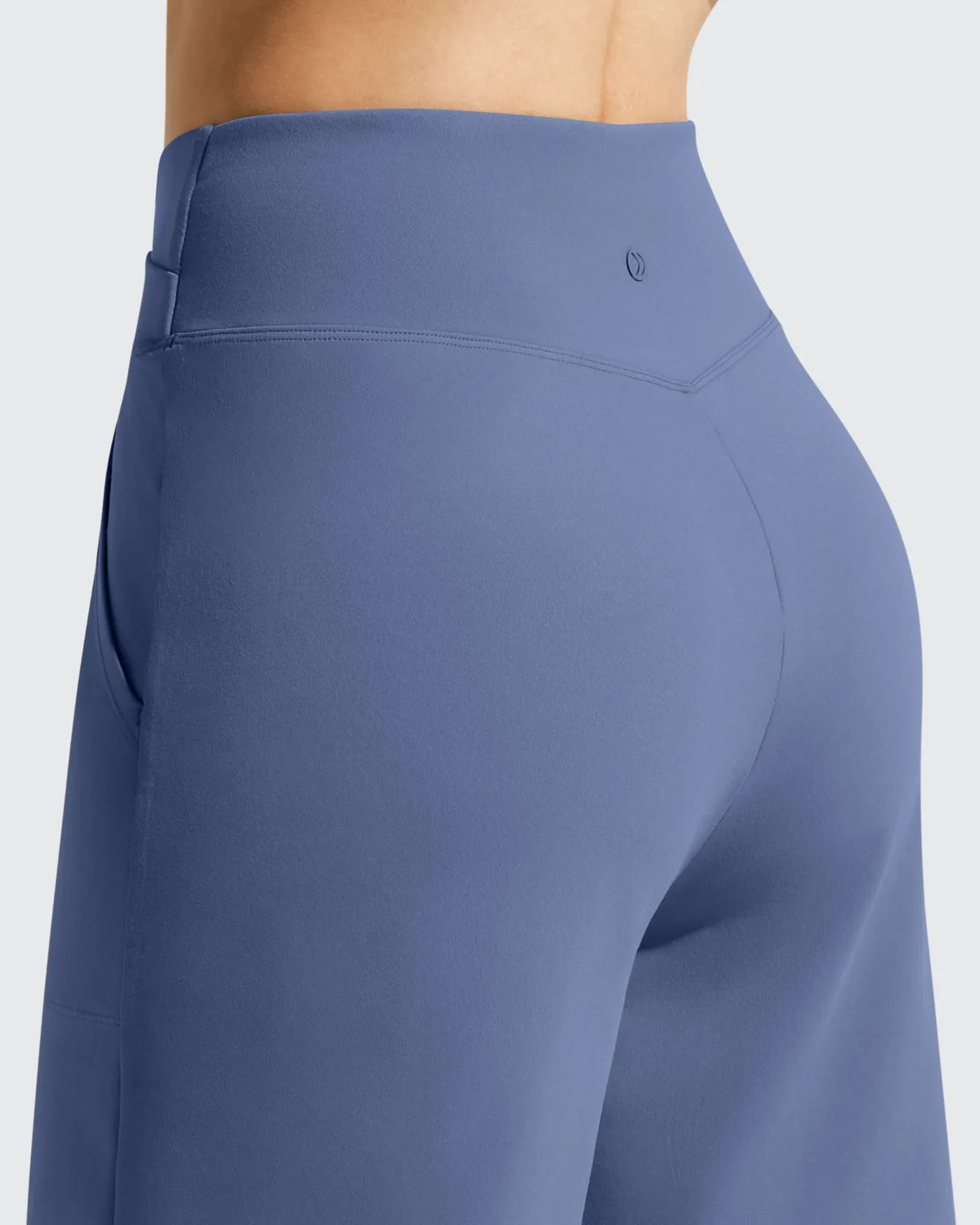 EverGoing Cross Waist Pockets Athletic Shorts 6''