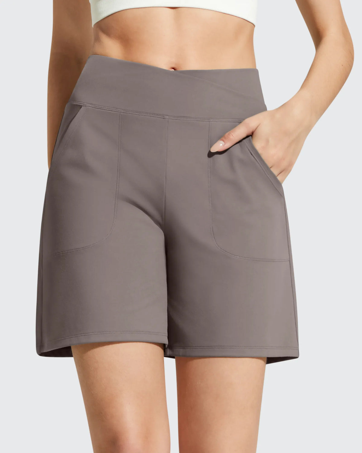 EverGoing Cross Waist Pockets Athletic Shorts 6''