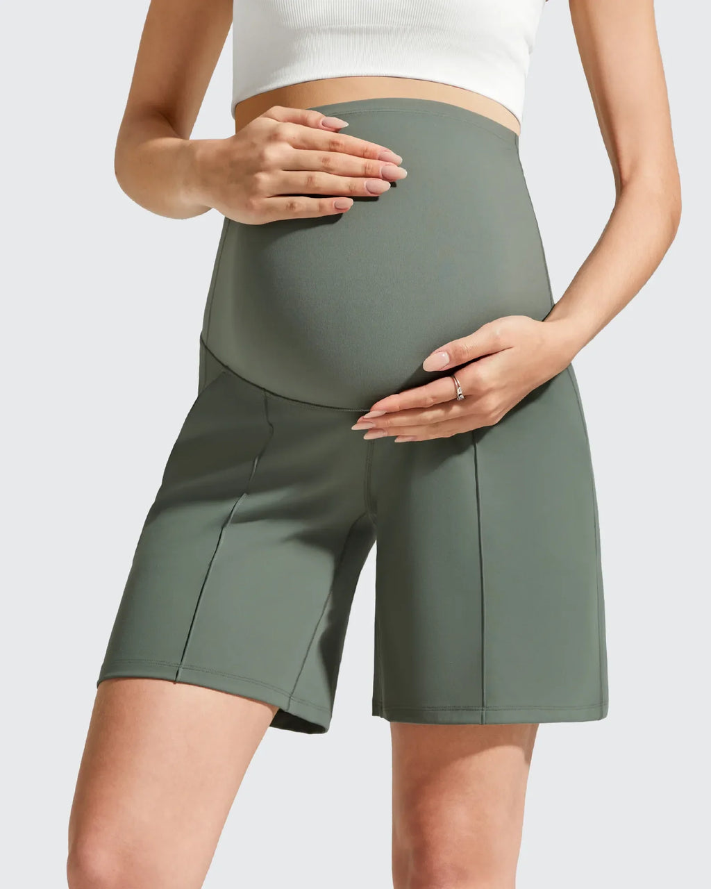 Evergoing Front Pleats Pockets Maternity Shorts