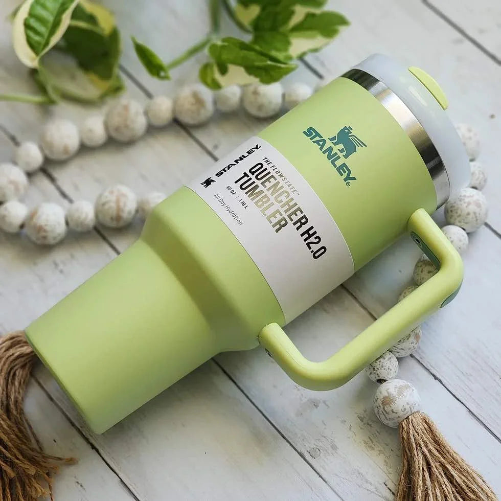 THE QUENCHER H2.0 FLOWSTATE™ TUMBLER - Parrot Green